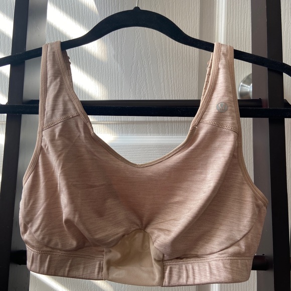 Lululemon sports bra size 34D - Picture 1 of 3